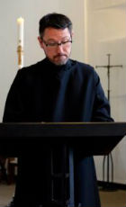Revd Kent preaching