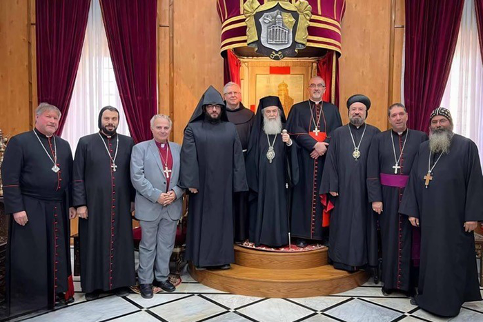 Group photo of the Heads and Patrirchs