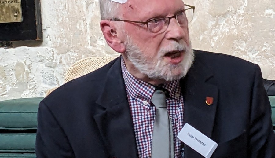 Hugh Thomas speaking at the meeting
